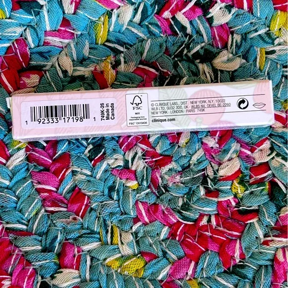 CLINIQUE CHUBBY STICK MOISTURIZING LIP BALM IN BOLDEST BRONZE #26 - Picture 2 of 4